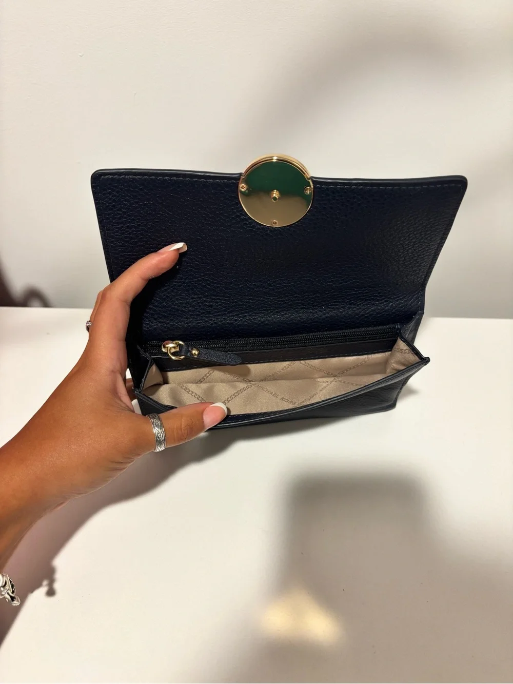 💕Michael Kors Navy Pebbled Leather Logo Flap Wallet💕